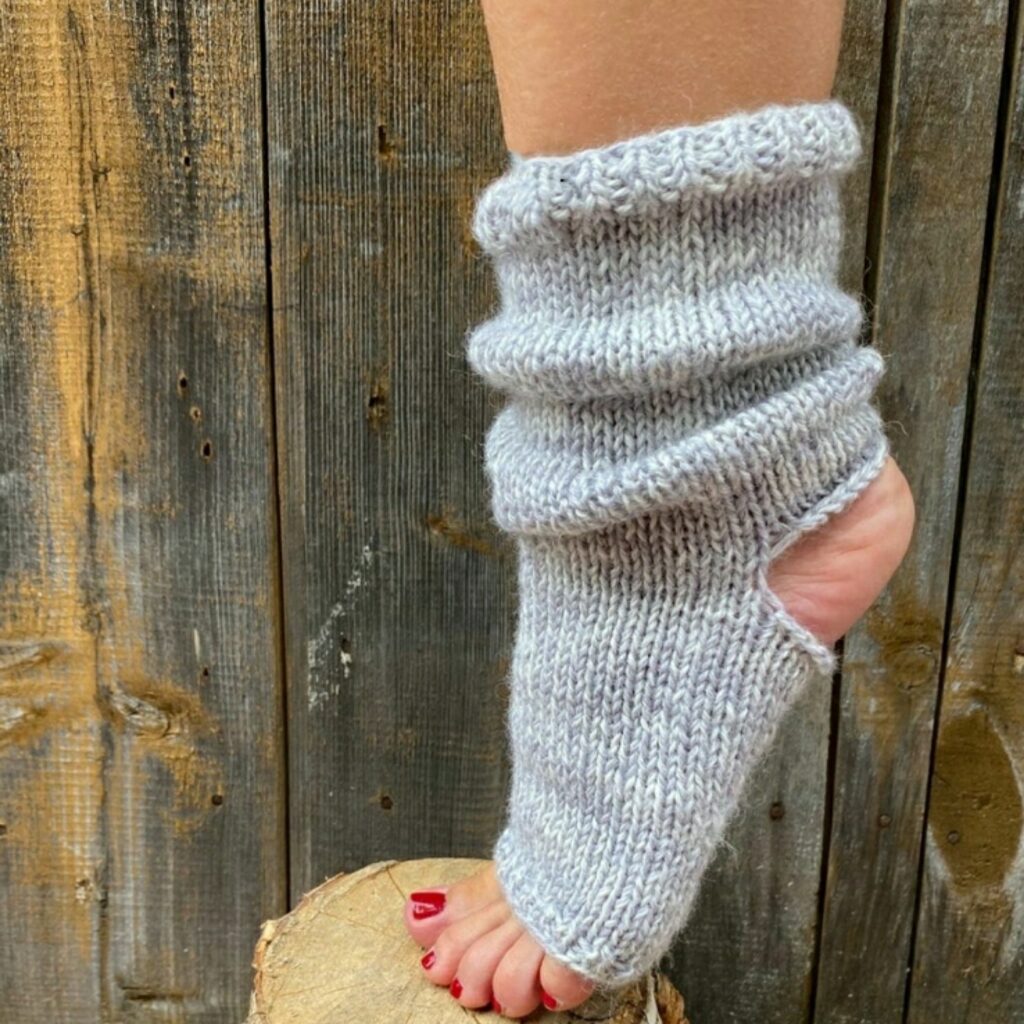 Gray Leg Warmers, Yoga Socks, Yoga Accessories, Pilates Socks, Ballet Leg  Warmers, Knee High Socks, Grey Socks, Yoga Gift, Handknit Socks 